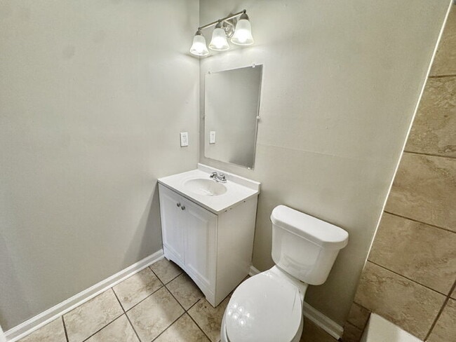 Building Photo - 4555 Willow Rd