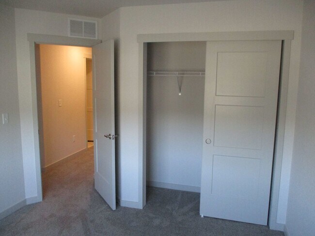 Building Photo - Newer Construction Berthoud Property