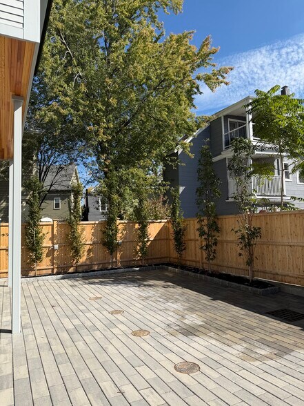 Building Photo - 5 Thurston St