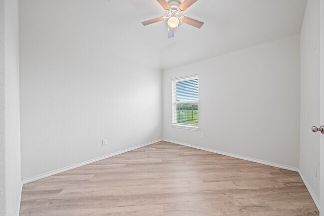 Building Photo - 5742 Pampus Prairie Rd