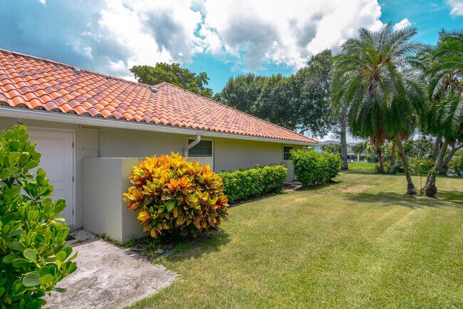 Building Photo - 3301 Embassy Dr