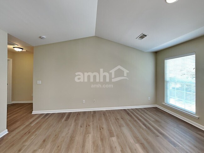 Building Photo - 319 Forest Bend Dr