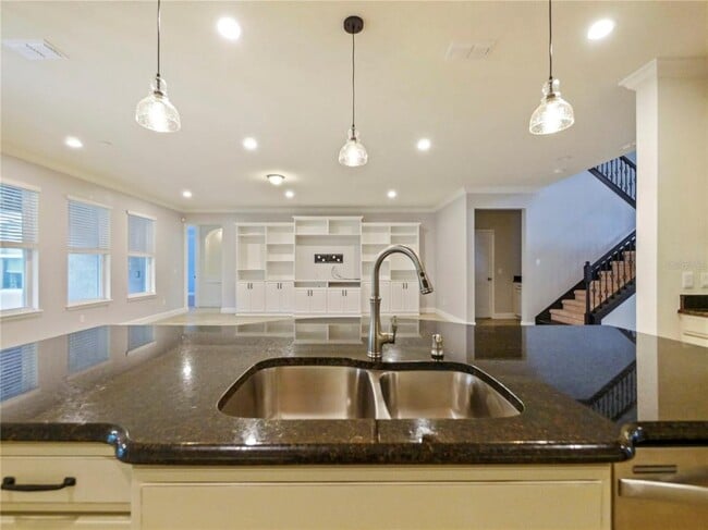 Building Photo - 4940 Palmetto Park Dr