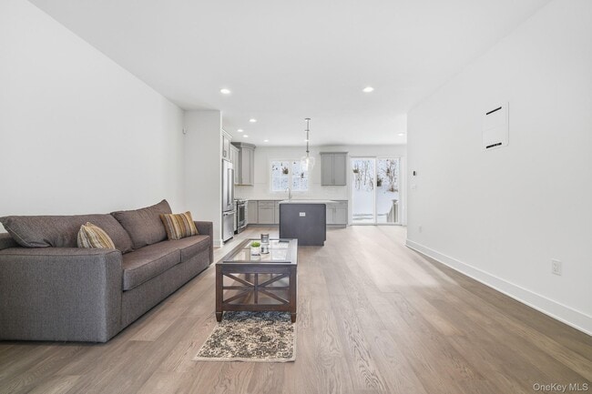 Building Photo - 4034 Chestnut Rdg Rd