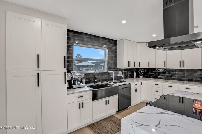 Building Photo - 4434 Coquina Dr