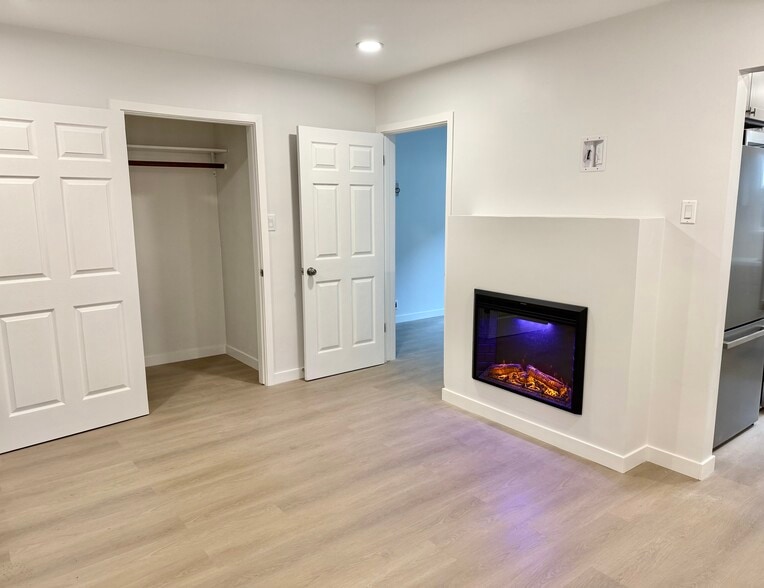 Building Photo - 467 36th St