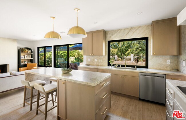 Building Photo - 28667 Acacia Glen St