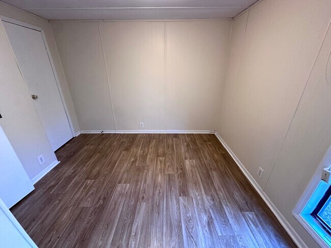 Building Photo - 3 Bedrooms, 2 Bathroom - House in East Rome!