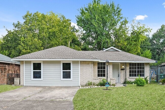 Building Photo - 11026 Spottswood Dr