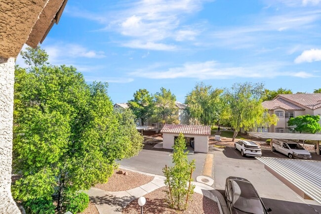 Building Photo - Stylishly Renovated Condo with Modern Finishes in a Gated Community!