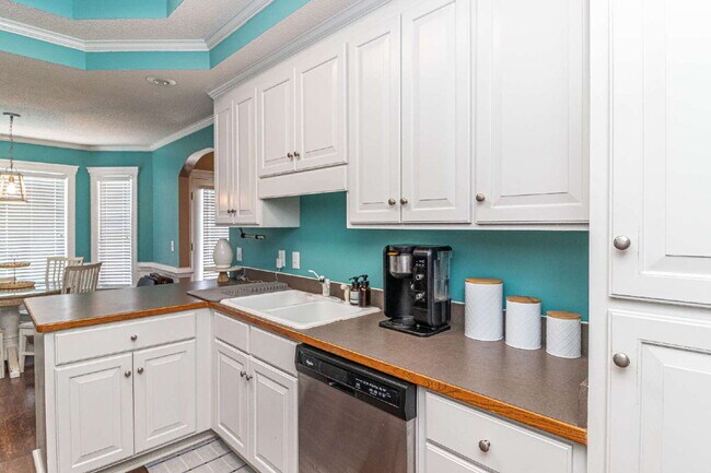Building Photo - SPACIOUS Brick Home in Lane Tree (Goldsboro)! 3 Bedroom | 2 Bath w/ Bonus Room & 2-Car Garage