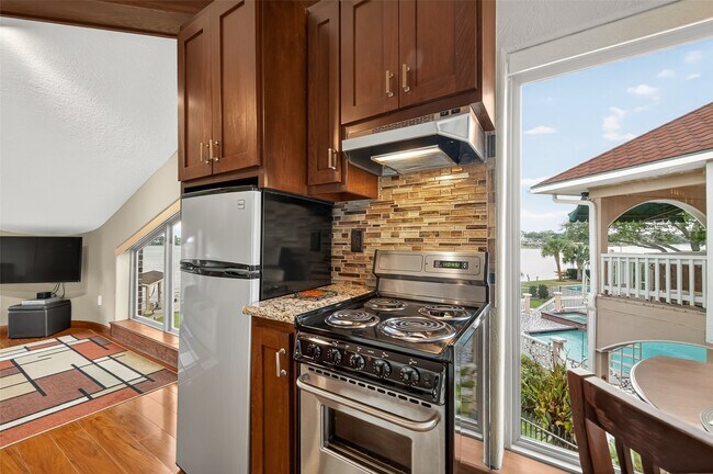 Building Photo - 1623 Lake Arbor Dr