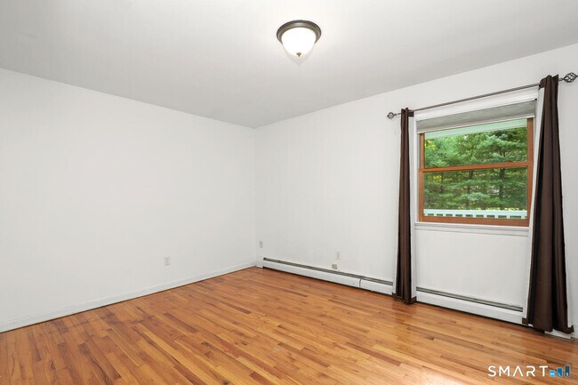 Building Photo - 122 Deforest Rd
