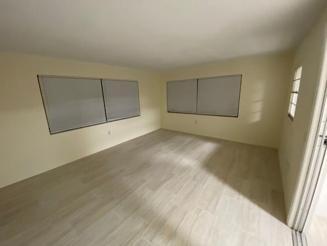 Building Photo - 2/2 0range City