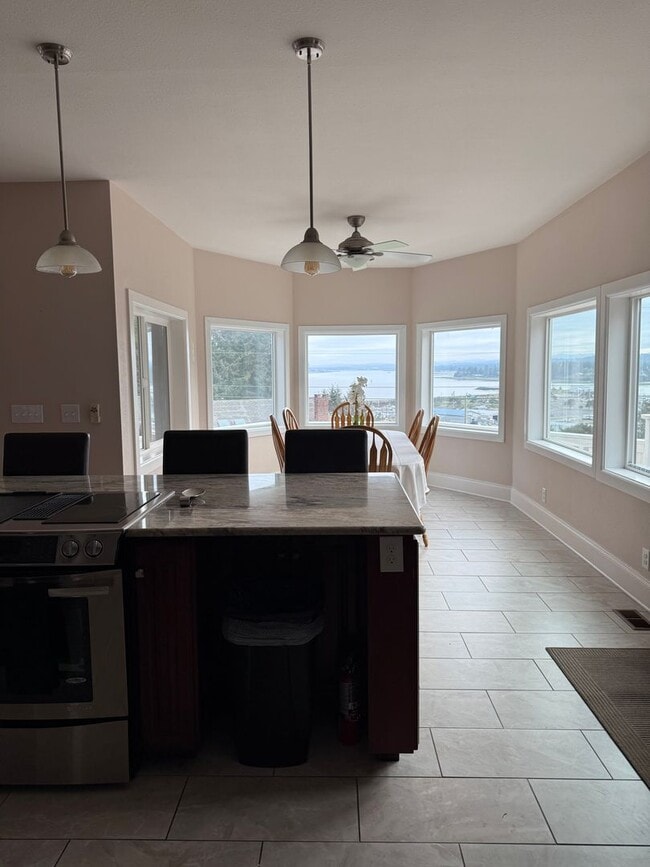 Building Photo - Stunning Bay View Retreat – Fully Furnished 2 Bed / 2 Bath Near Charleston