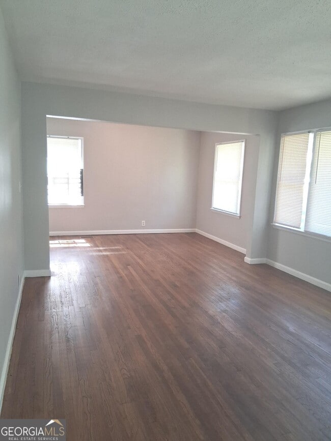 Building Photo - 2078 E Lilac Ln