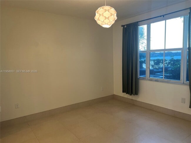 Building Photo - 4700 SW 160th Ave