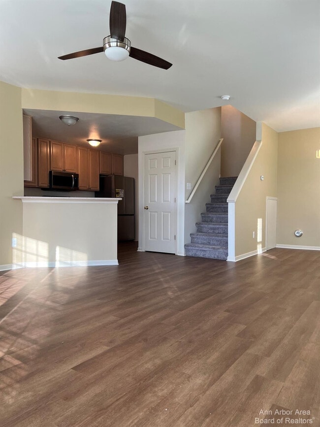 Building Photo - 3073 Cloverly Ct