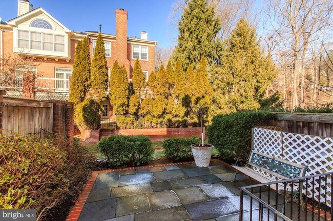 Building Photo - 3925 Ivy Terrace Ct NW