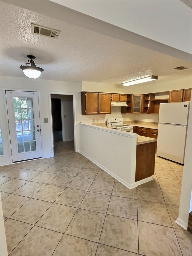 Building Photo - 3 BD 2 BA Home in the Ocean Springs School District