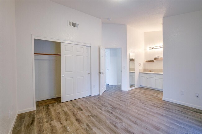 Building Photo - 5337 Saint Barts Ct