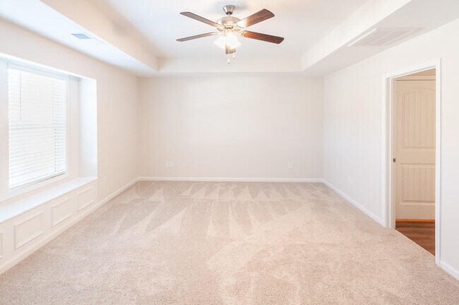 Building Photo - 220 Carvel Trl