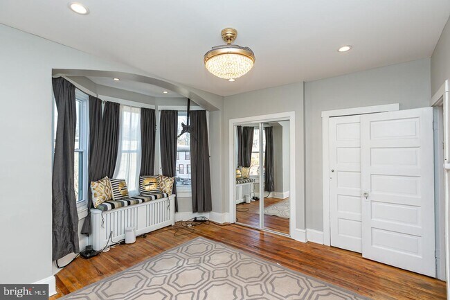 Building Photo - 4312 Dobson St