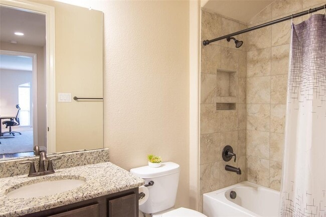 Building Photo - 918 Holly Chapple Dr