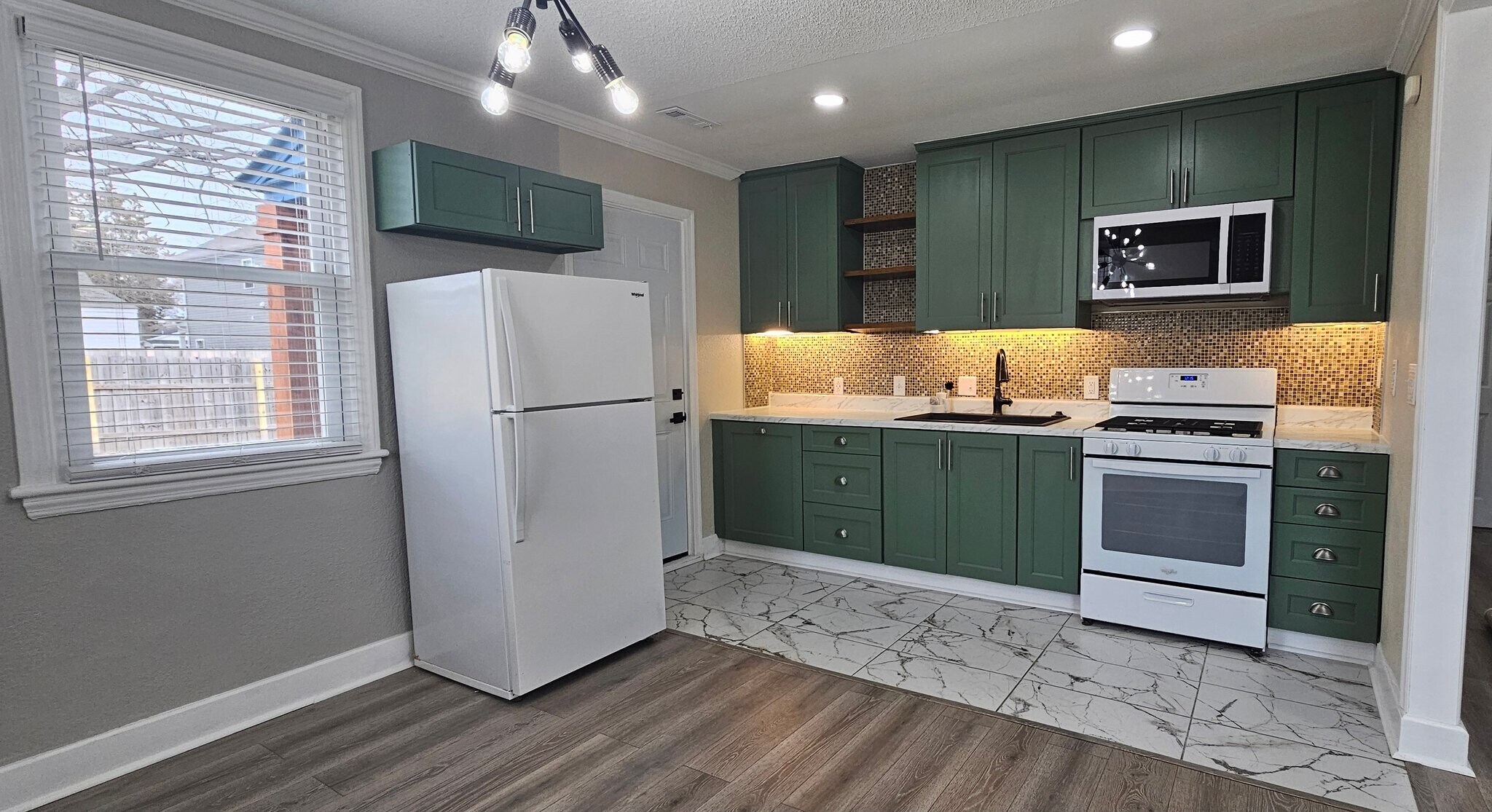 Building Photo - 640 Homestead Ave