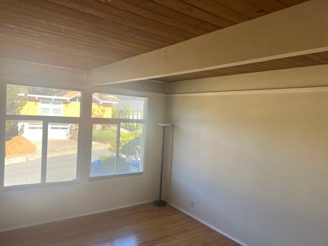 Building Photo - 880 Larkspur Dr