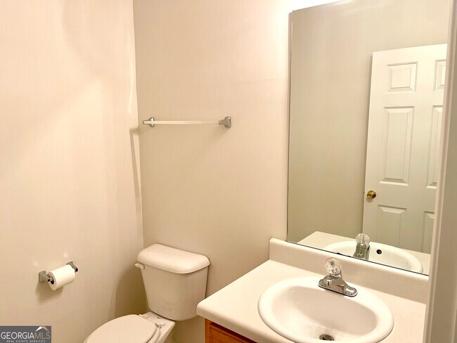 Building Photo - 490 Cherry Branch Ln