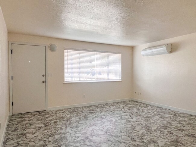 Building Photo - OWN937