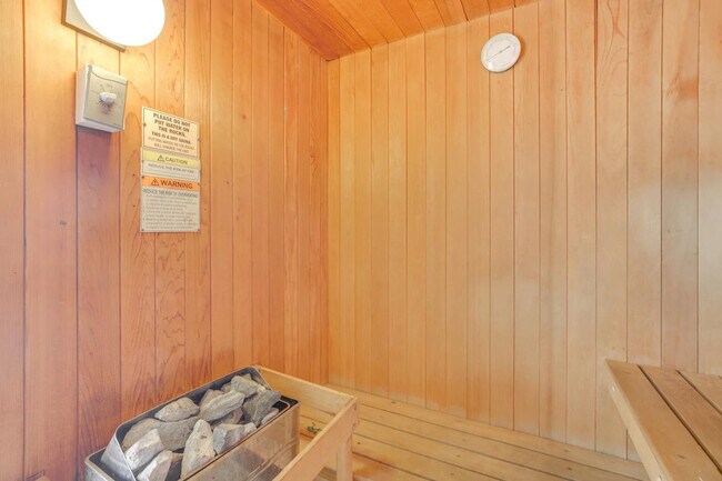 Building Photo - 2658-72 Broadway-SI ID1307919P