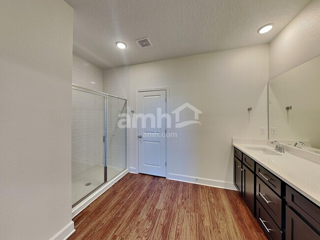 Building Photo - 3014 Rolling Acrs Rd