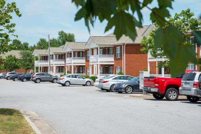 Building Photo - 2833 Holly Glen Dr