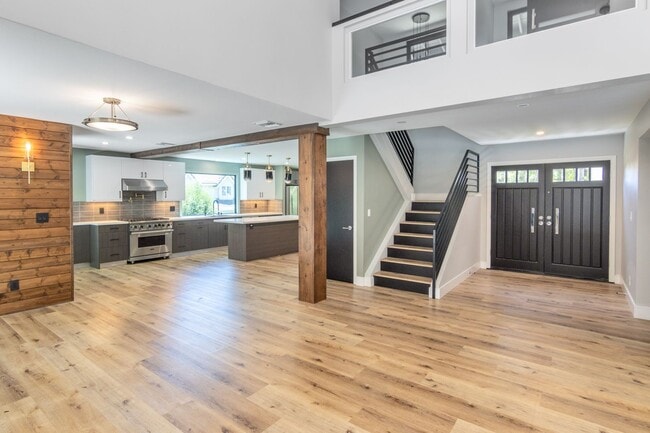 Building Photo - Hidden Jewel in Westlake Village