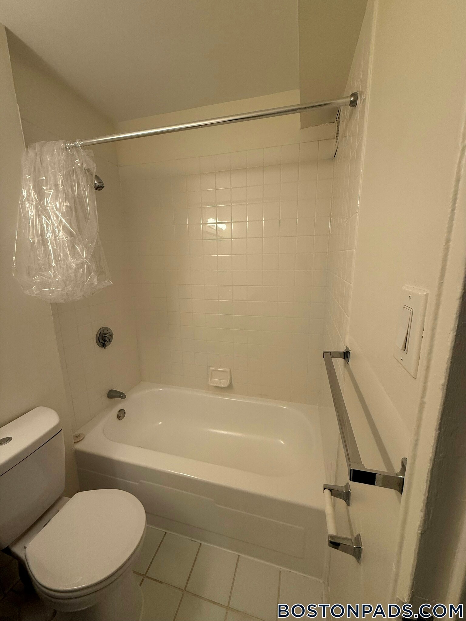 Building Photo - 175 Freeman St