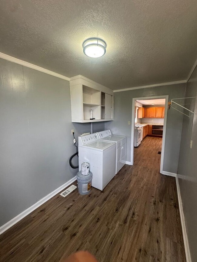 Building Photo - Remodeled 4 bedroom in Trinidad!