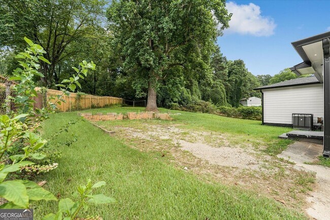 Building Photo - 2353 Clarissa Dr NW