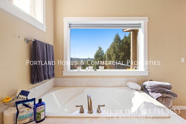 Building Photo - 16075 SE Winterborne Ct