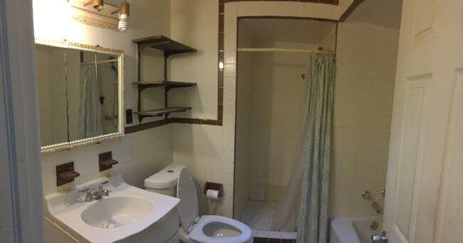 Building Photo - 1143 Rosalie St