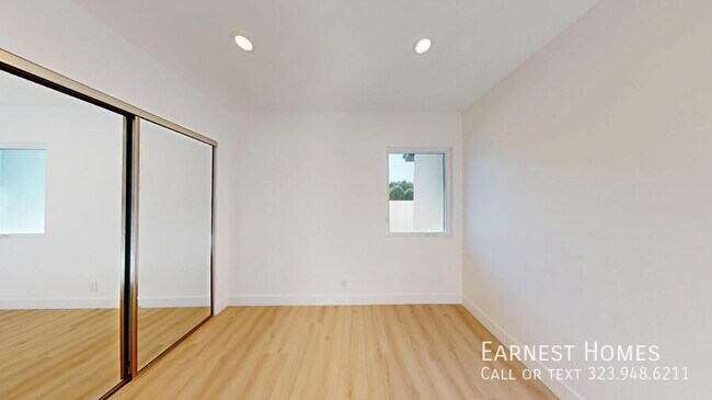 Building Photo - 16701 Chatsworth St