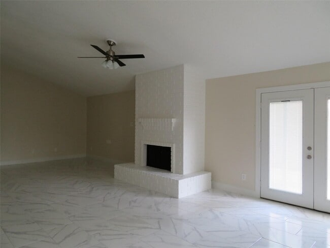 Building Photo - 11619 Bowlan Ln