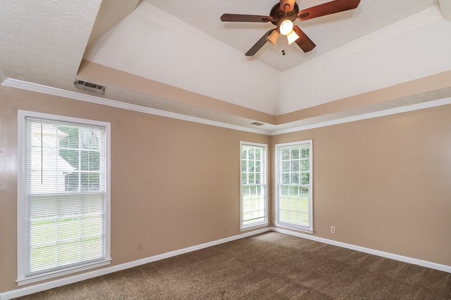 Building Photo - 3935 Willowmeade Dr