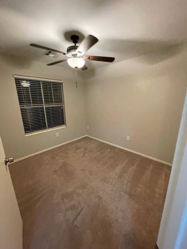 Building Photo - 1568 S Jacana Ln