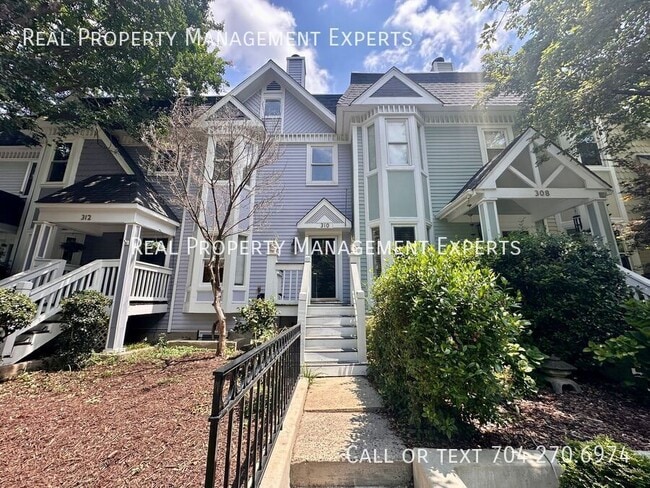 Primary Photo - 310 W 10th St
