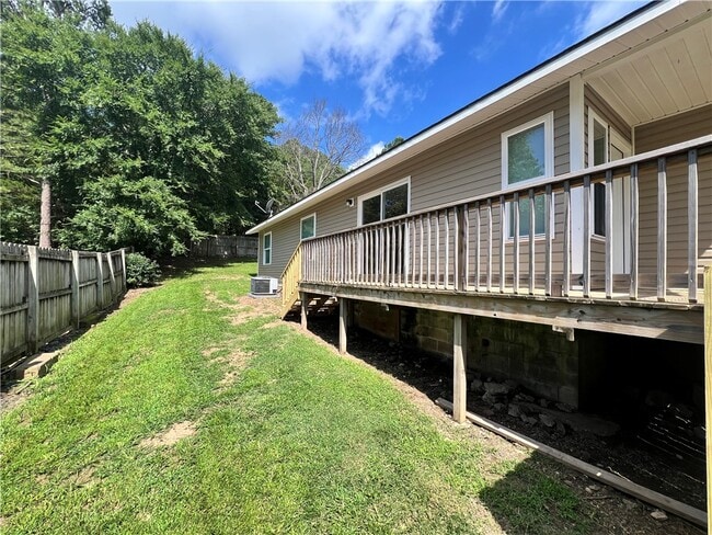 Building Photo - 823 N Lola Ln