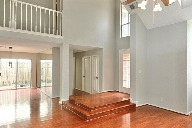Building Photo - 3114 Hollow Creek Ct