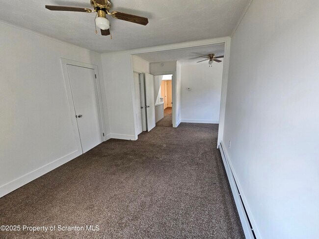 Building Photo - 2105 Hollister Ave