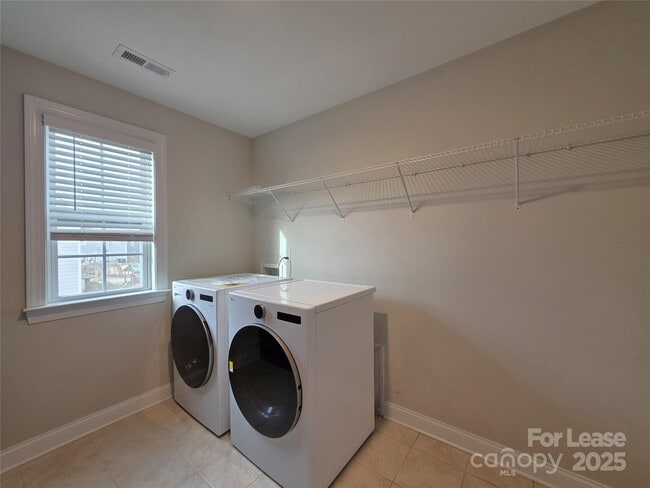 Building Photo - 11210 Streamwood Ln NW